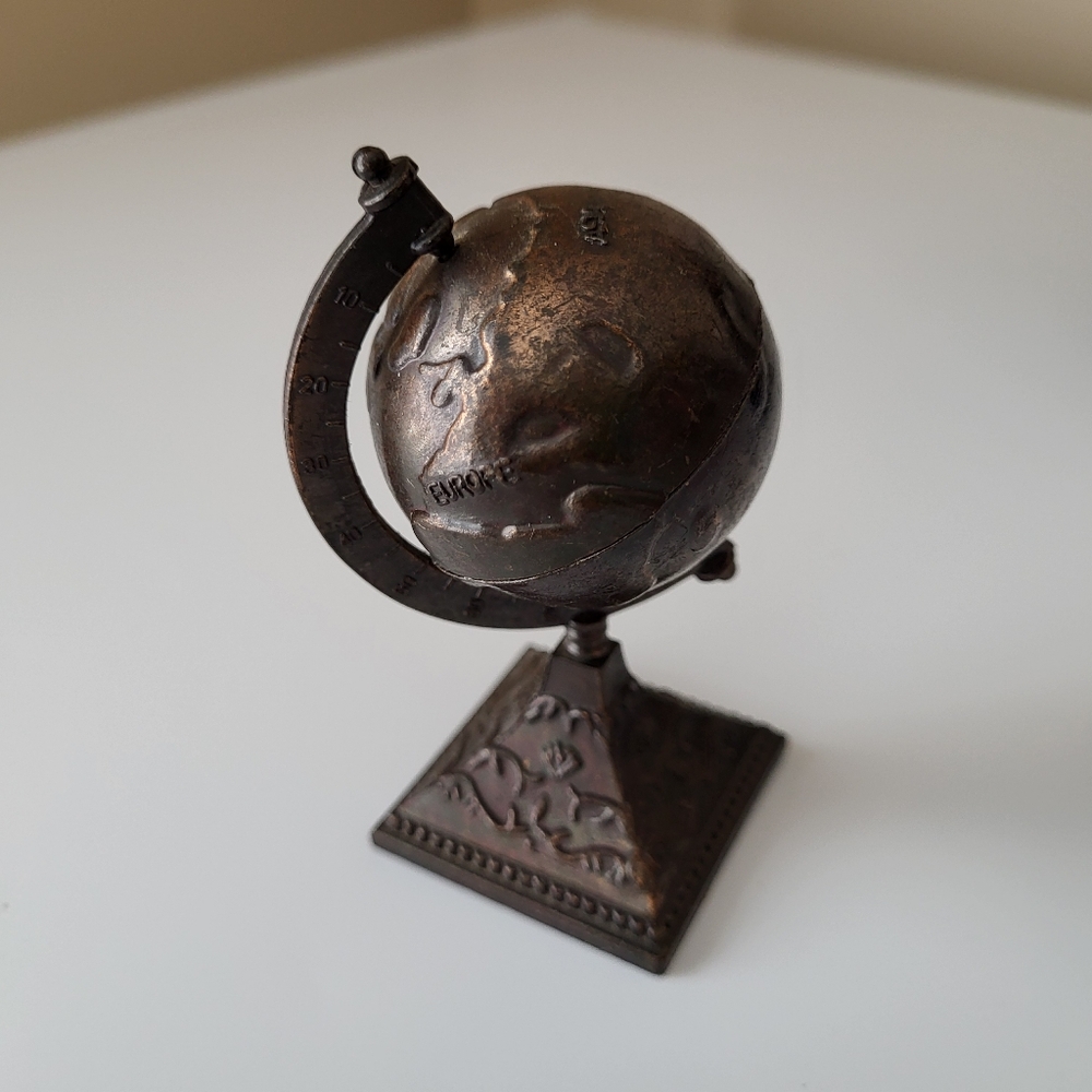 Vintage Hong Kong Die Cast Metal Miniature Globe Pencil Sharpener - Picture 7 of 16
